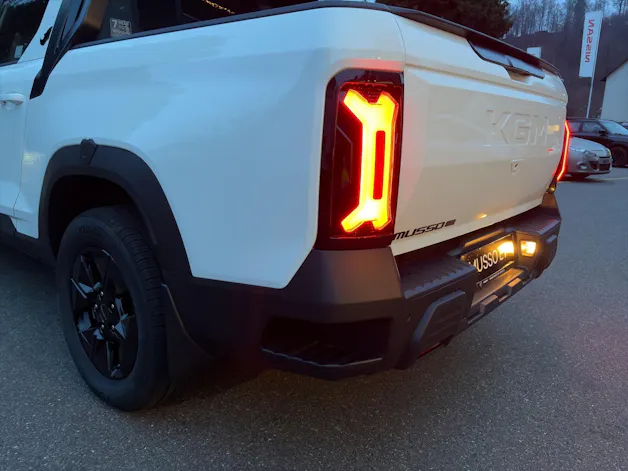 KGM Musso EV Blackline
