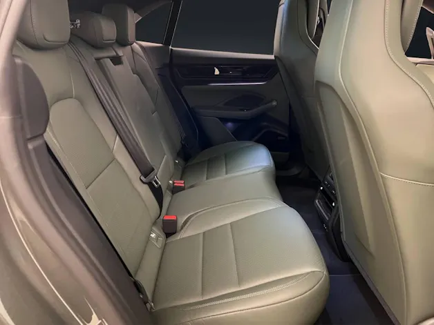 Porsche Macan 4