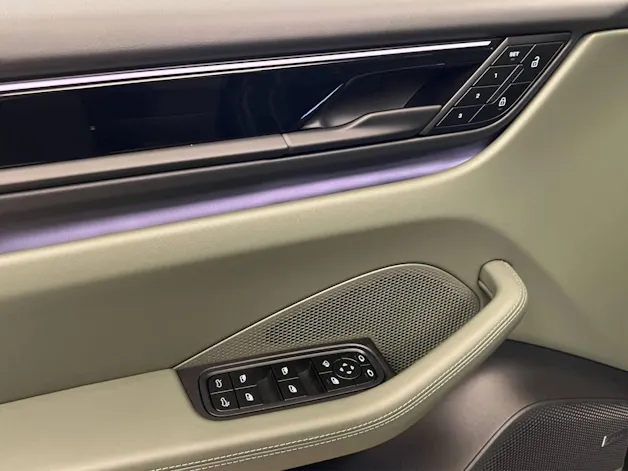 Porsche Macan 4