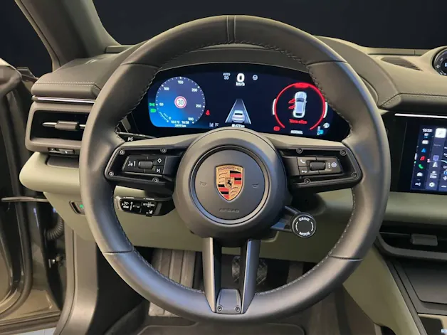 Porsche Macan 4