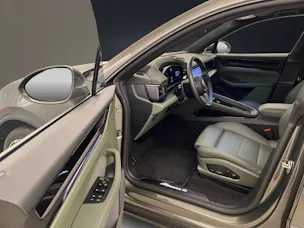 Porsche Macan 4