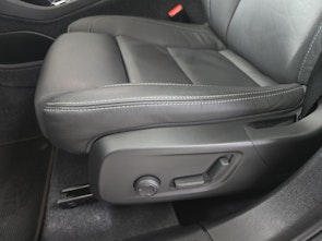 immagine del veicolo VOLVO XC40 2.0 B4 MH Plus Dark 7 / Jetzt mit attraktivem 0.9% Leasing!