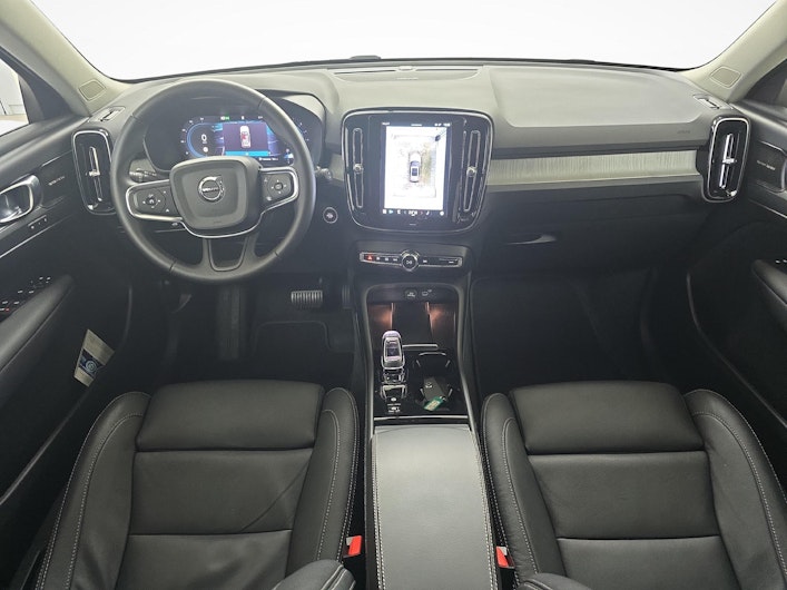 immagine del veicolo VOLVO XC40