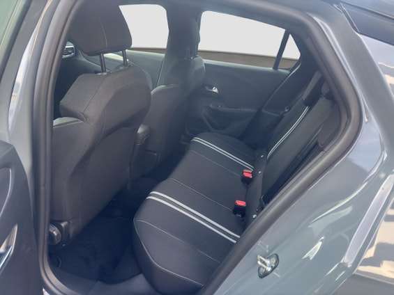 Vehicle image 14 Vehicle image 14