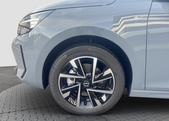 Vehicle image 8 Vehicle image 8