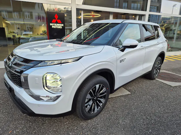 Mitsubishi Outlander 2.4 PHEV Invite 4x4 MEGAAKTION