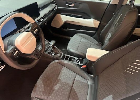 Vehicle image 4 Vehicle image 4