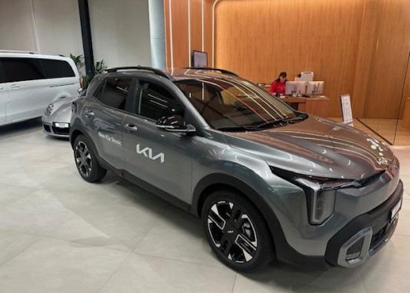 Vehicle image 2 Vehicle image 2