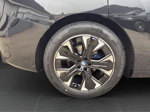 BMW iX xDrive45
