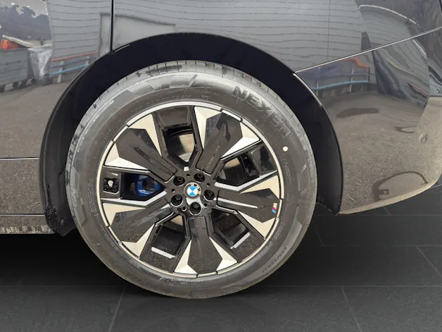 BMW iX xDrive45