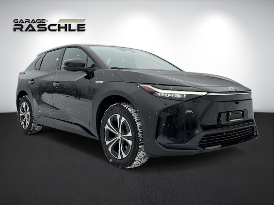 First vehicle image First vehicle image