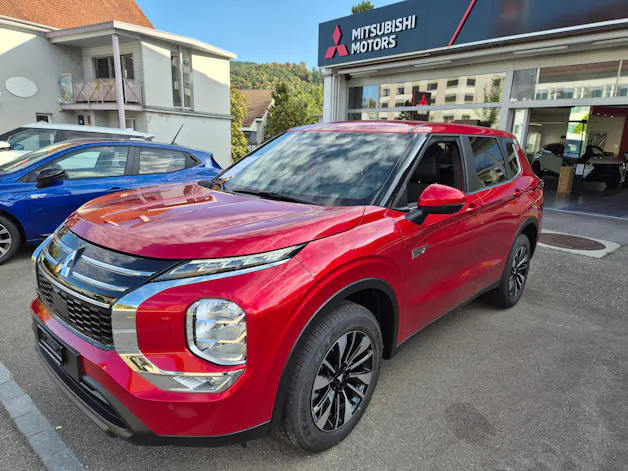 Mitsubishi Outlander 2.4 PHEV Invite 4x4 MEGAAKTION