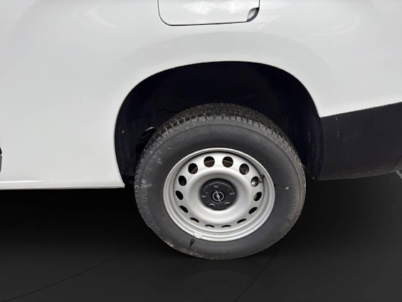 Vehicle image 9 Vehicle image 9