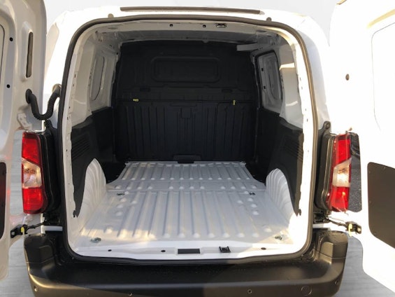 Vehicle image 8 Vehicle image 8