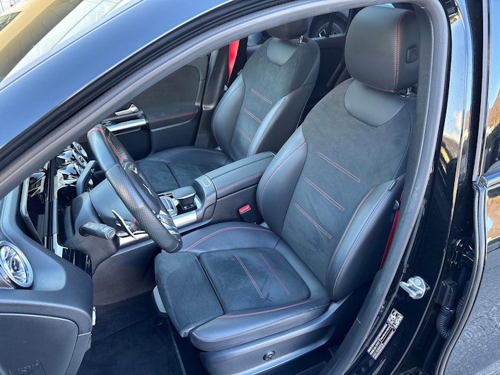 Vehicle image MERCEDES-BENZ GLA 35 AMG