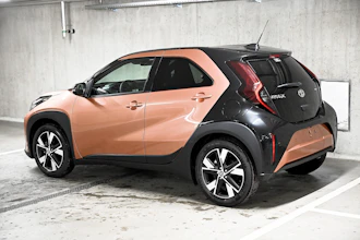 https://vehicle.imgix.net/4142333/83b99e4d-1792-4055-9484-1450985bbba8.jpg