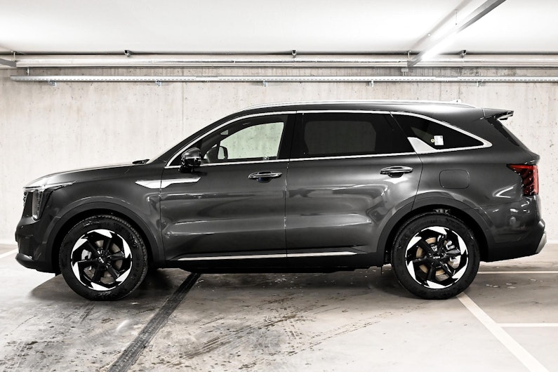 Vehicle image KIA SORENTO