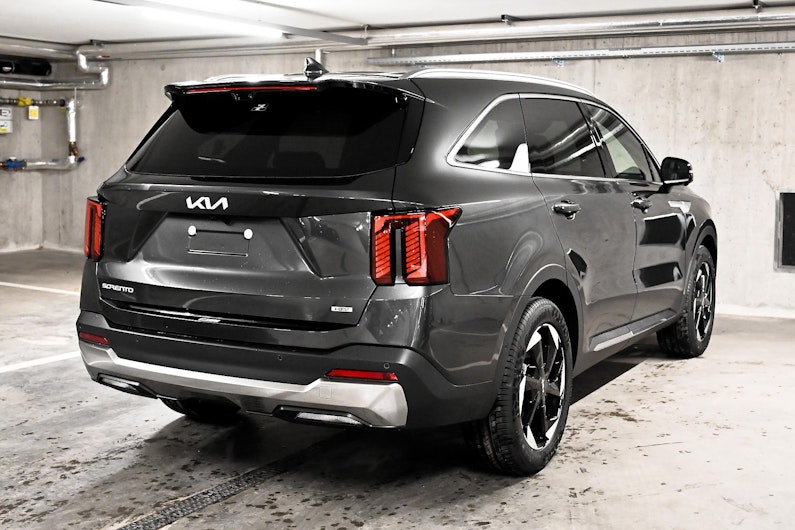 Vehicle image KIA SORENTO