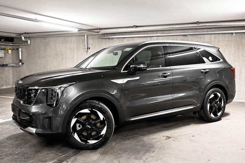 Vehicle image KIA SORENTO