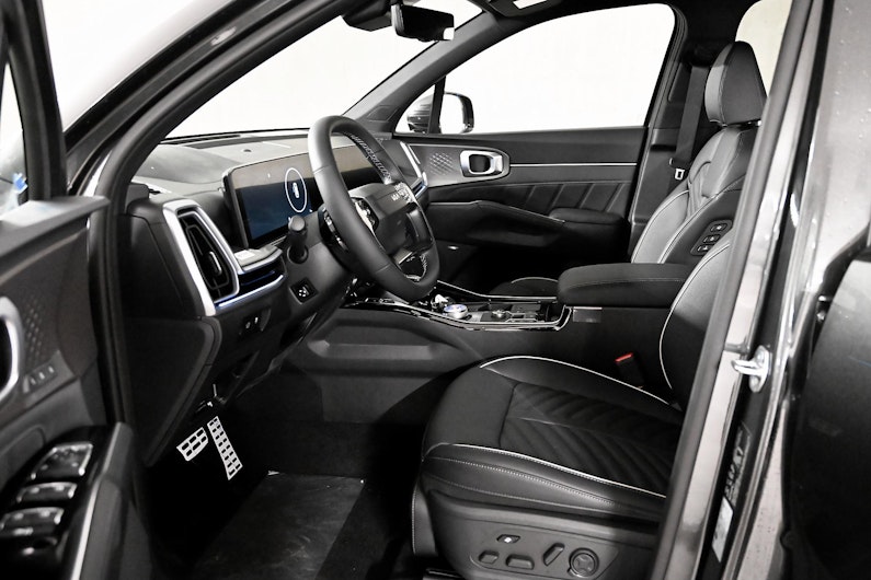 Vehicle image KIA SORENTO