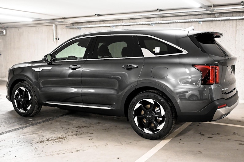 Vehicle image KIA SORENTO