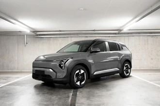 https://vehicle.imgix.net/4142347/18262e61-2c88-44b1-988b-035c2c75f775.jpg