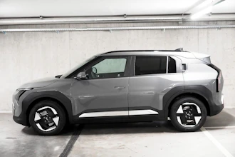 https://vehicle.imgix.net/4142347/727525cf-4314-42c0-8c67-0ffaac85c980.jpg