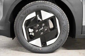 https://vehicle.imgix.net/4142347/e2b8ec21-8c73-42b6-b720-a9e89c470e01.jpg