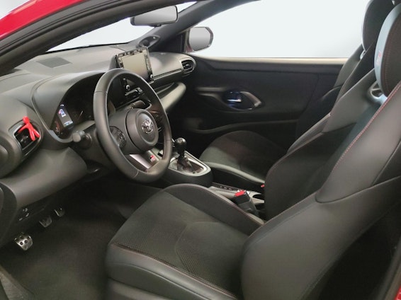 Vehicle image 9 Vehicle image 9