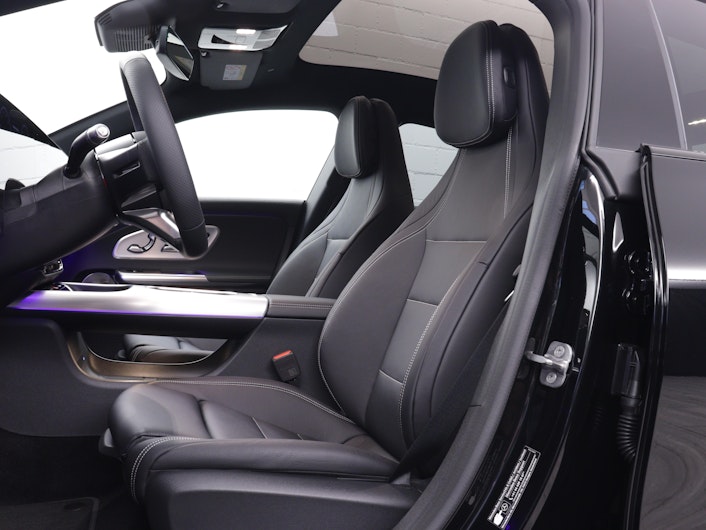 Vehicle image MERCEDES-BENZ CLA 220