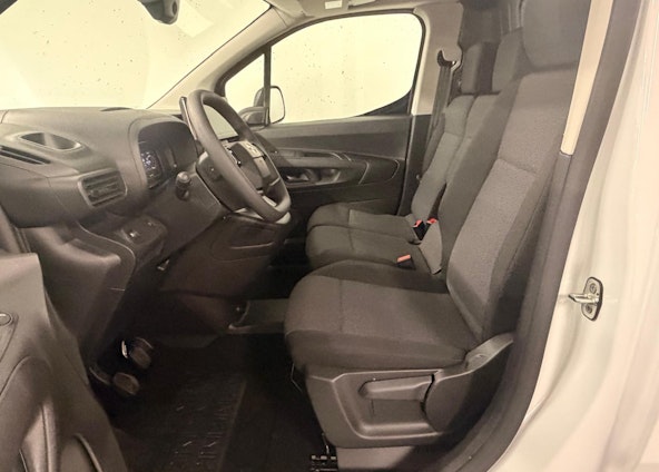 Vehicle image 5 Vehicle image 5