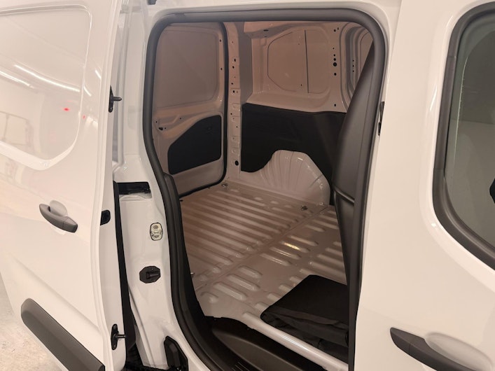 Vehicle image OPEL COMBO