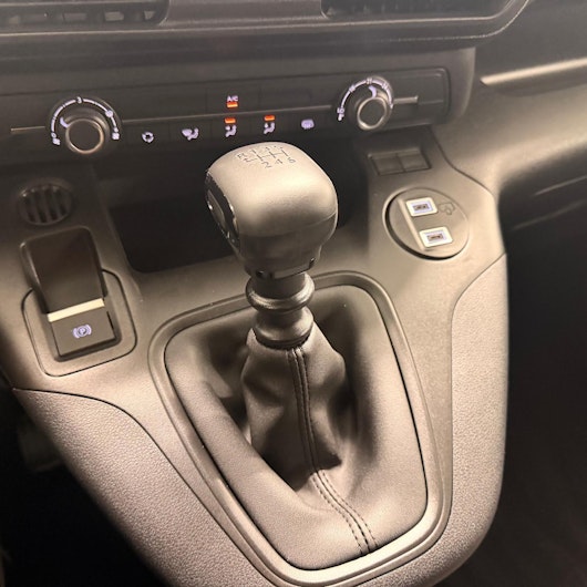 Vehicle image OPEL COMBO