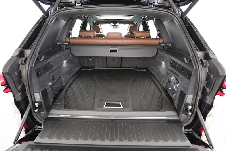 Vehicle image BMW X5