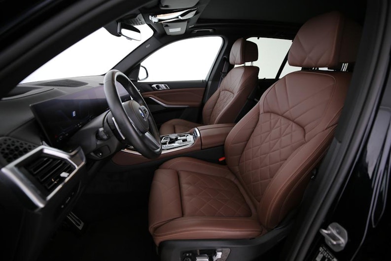 Vehicle image BMW X5