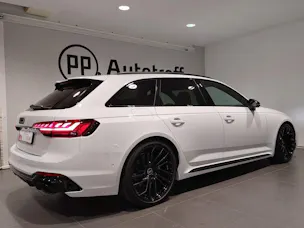 Audi RS4 Avant quattro tiptronic
