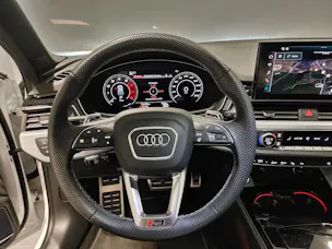 Audi RS4 Avant quattro tiptronic