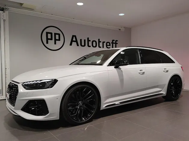 Audi RS4 Avant quattro tiptronic