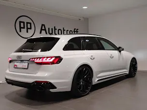 Audi RS4 Avant quattro tiptronic