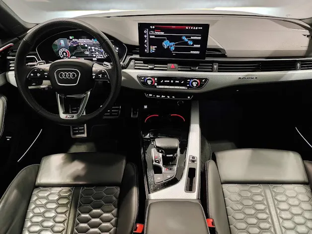 Audi RS4 Avant quattro tiptronic