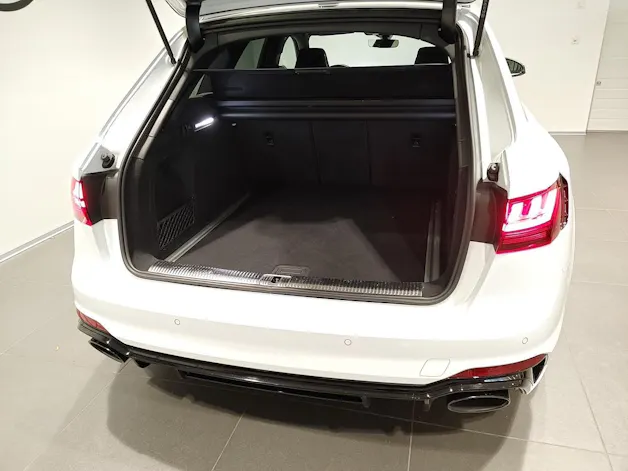 Audi RS4 Avant quattro tiptronic