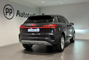 Audi Q3 SUV e-hybrid 200 kW S tronig