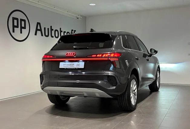 Audi Q3 SUV e-hybrid 200 kW S tronig