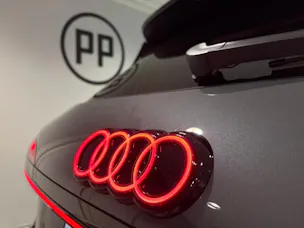 Audi Q3 SUV e-hybrid 200 kW S tronig