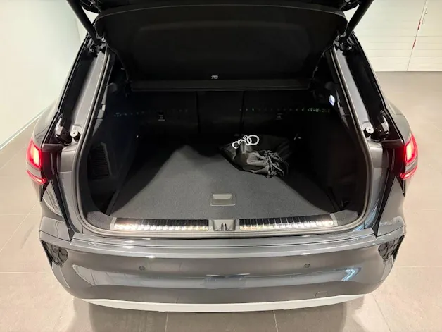Audi Q3 SUV e-hybrid 200 kW S tronig
