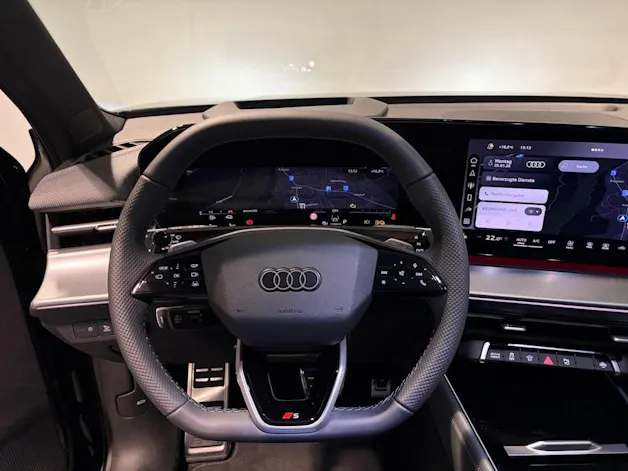 Audi Q3 SUV e-hybrid 200 kW S tronig