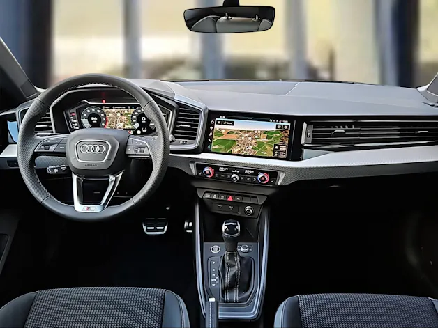 Audi A1 Sportback 30 TFSI S Line Attraction S-tronic Mythosschwarz Metallic