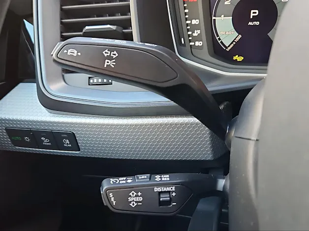 Audi A1 Sportback 30 TFSI S Line Attraction S-tronic Mythosschwarz Metallic