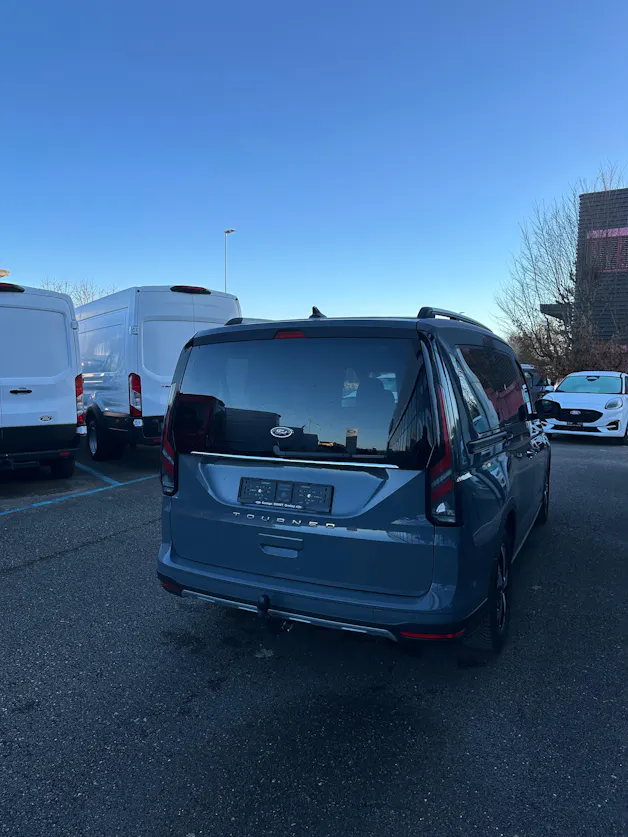 Ford TOURNEO CONNECT Grand 2.0 EcoB Active/122CV/Aut.