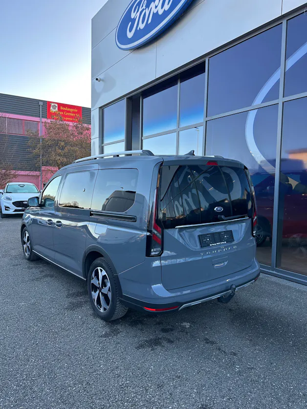 Ford TOURNEO CONNECT Grand 2.0 EcoB Active/122CV/Aut.
